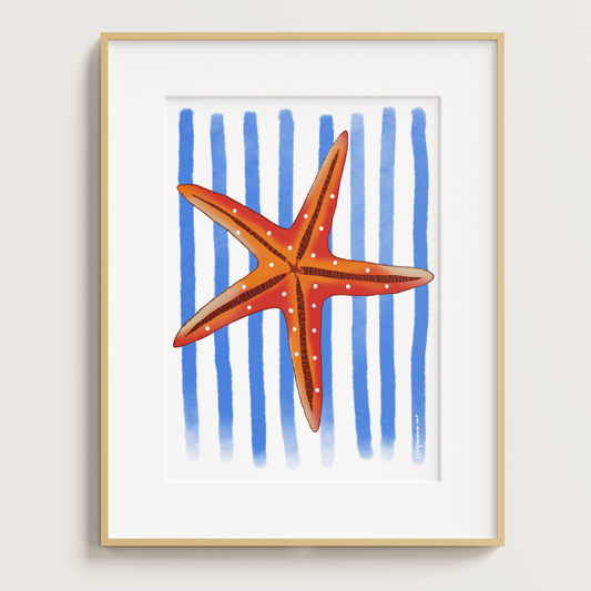 Poster marin mettant en scène une étoile de mer sur un motif rayé bleu et blanc.