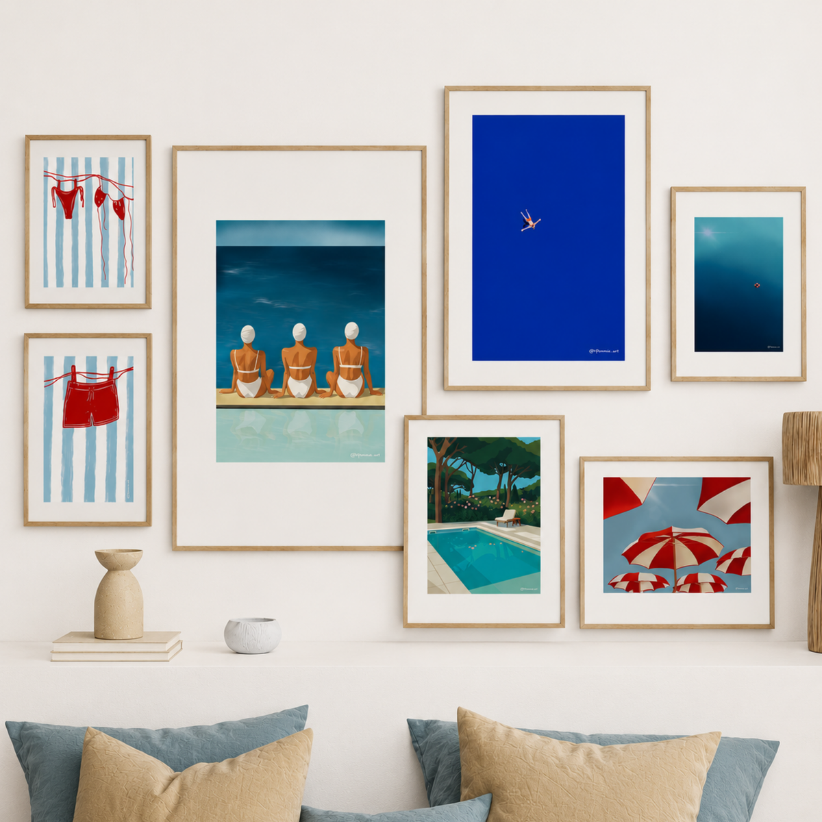 Collection d'affiches Bord de mer Pommie avec illustrations de plage, piscine, baignade et décoration méditerranéenne