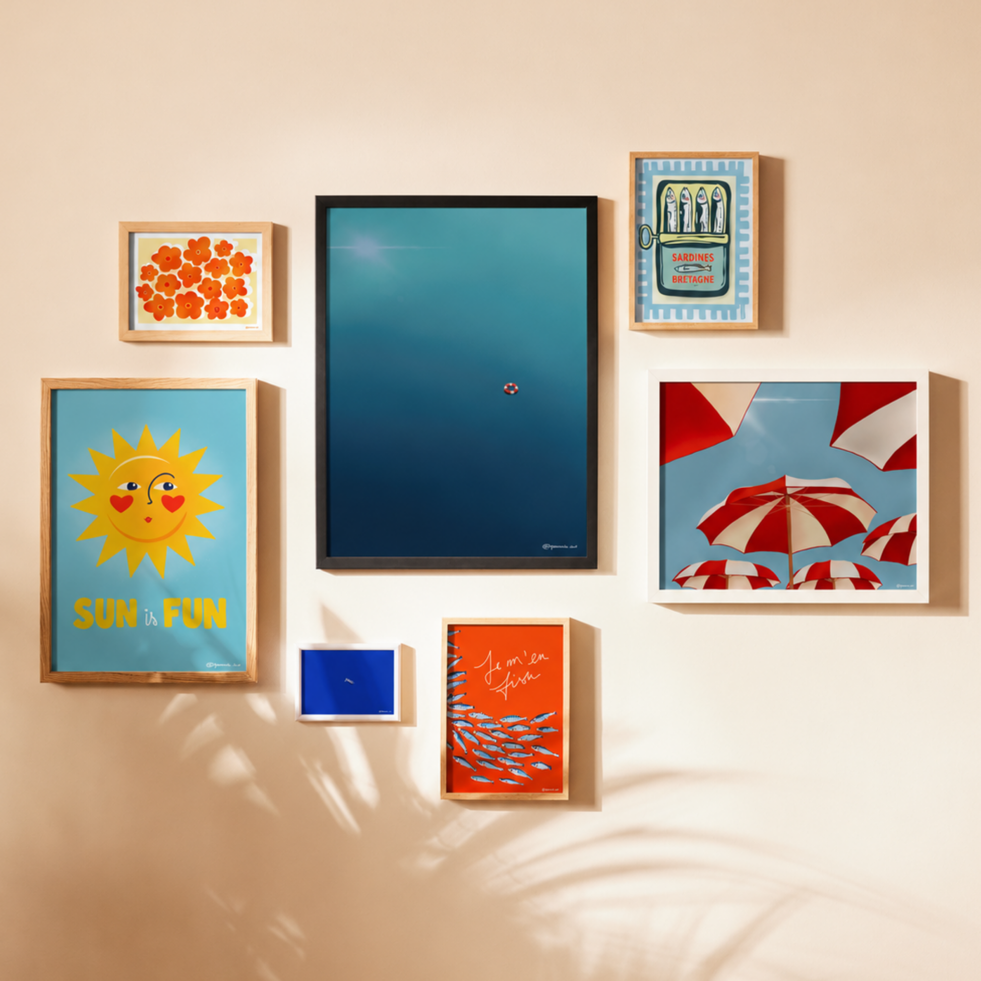 Poster bleu méditerranéen avec une petite bouée sur l’eau